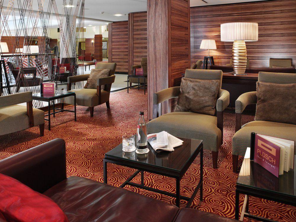 Cologne Marriott Hotel Kültér fotó The lounge at the airport