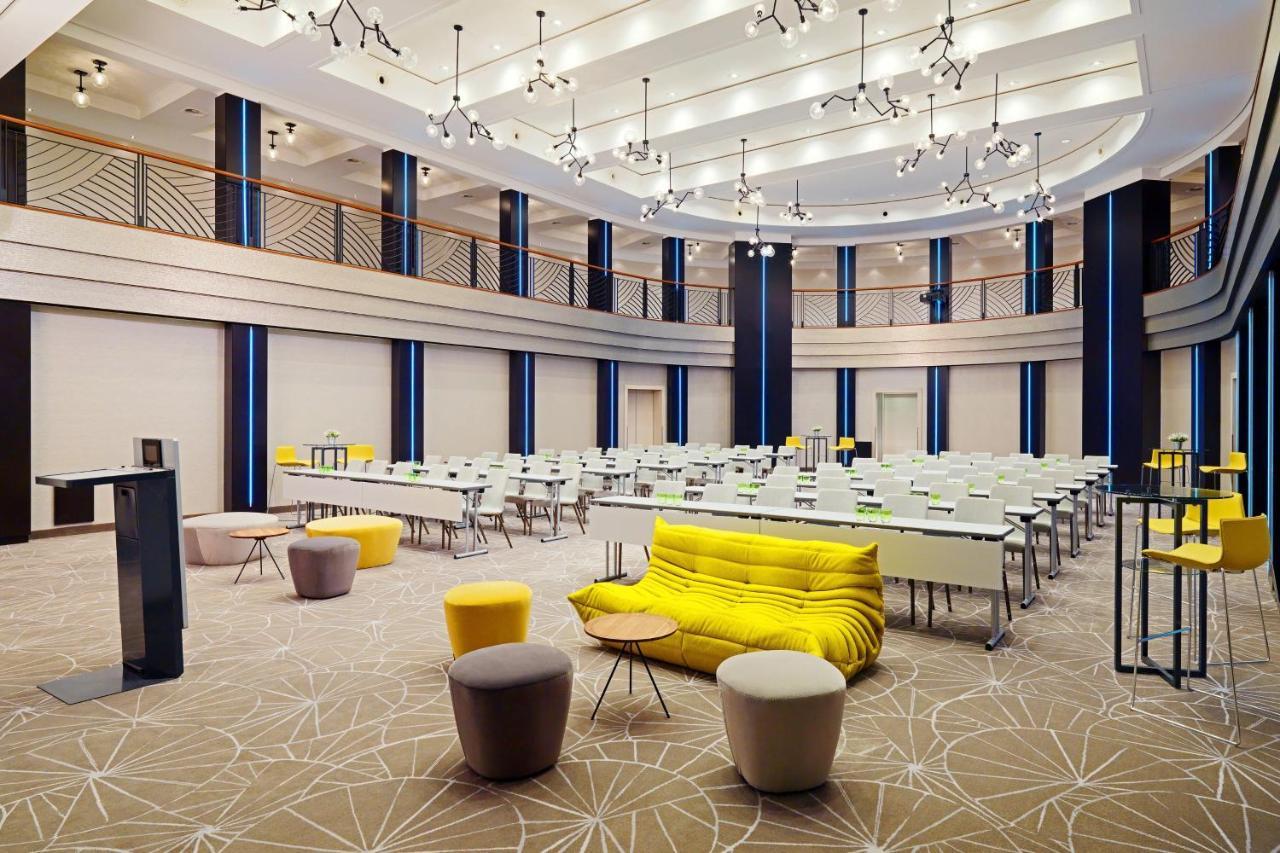 Cologne Marriott Hotel Kültér fotó The ballroom at the hotel