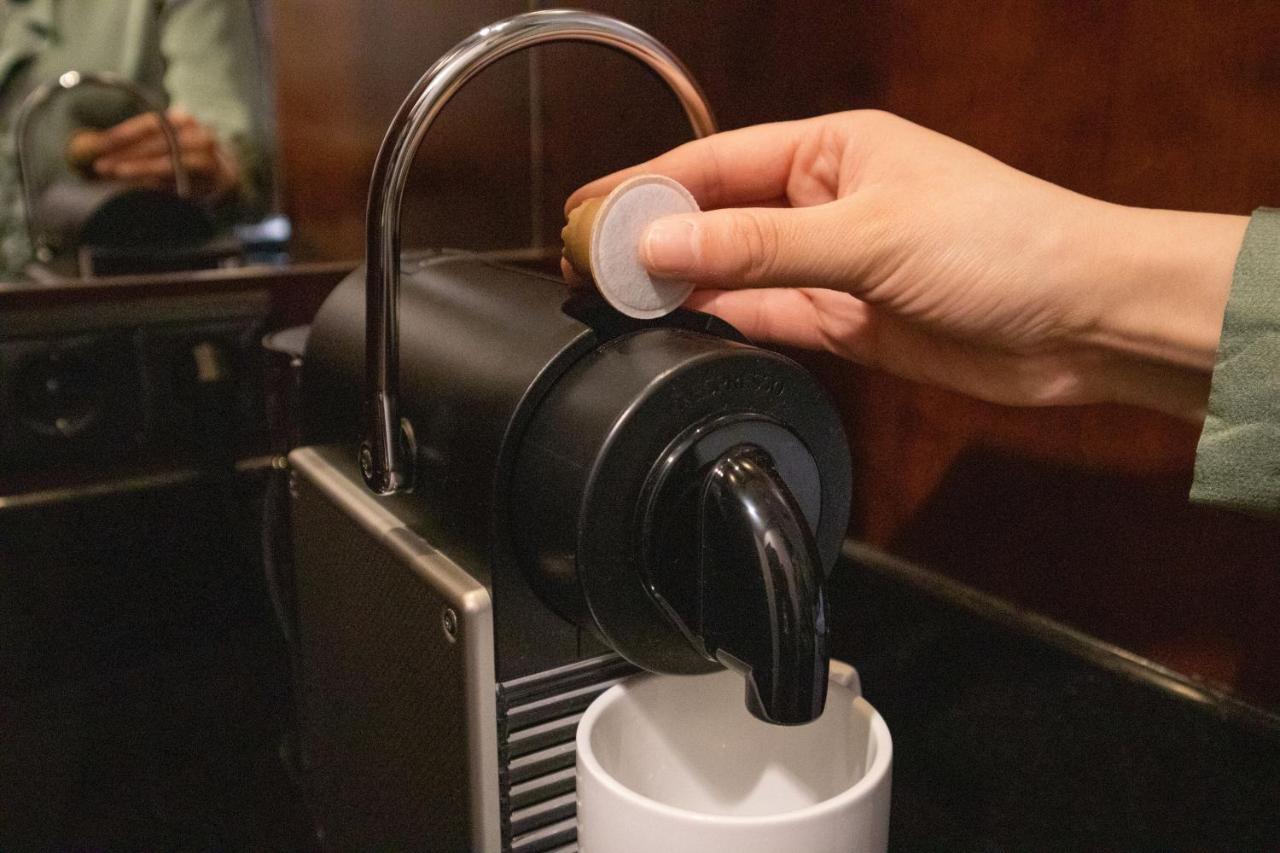Cologne Marriott Hotel Kültér fotó A Nespresso machine