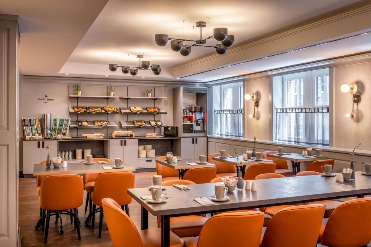 Cologne Marriott Hotel Kültér fotó The dining room at the 100 East 53rd Street location